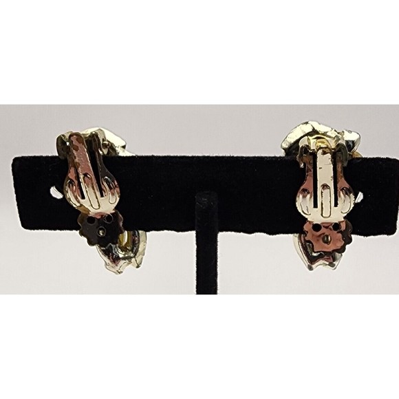 Vintage Clip on Green Earrings - Picture 2 of 5